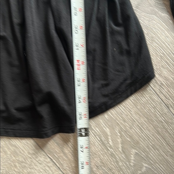 Elegant Black Sleeveless Dress - Picture 4 of 6